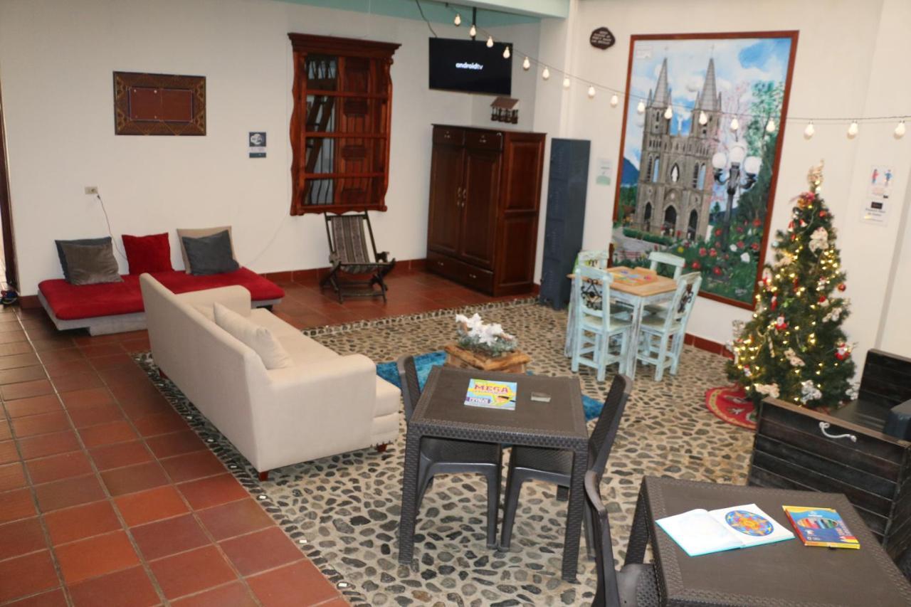 Candileja Hostel Jardin Ngoại thất bức ảnh