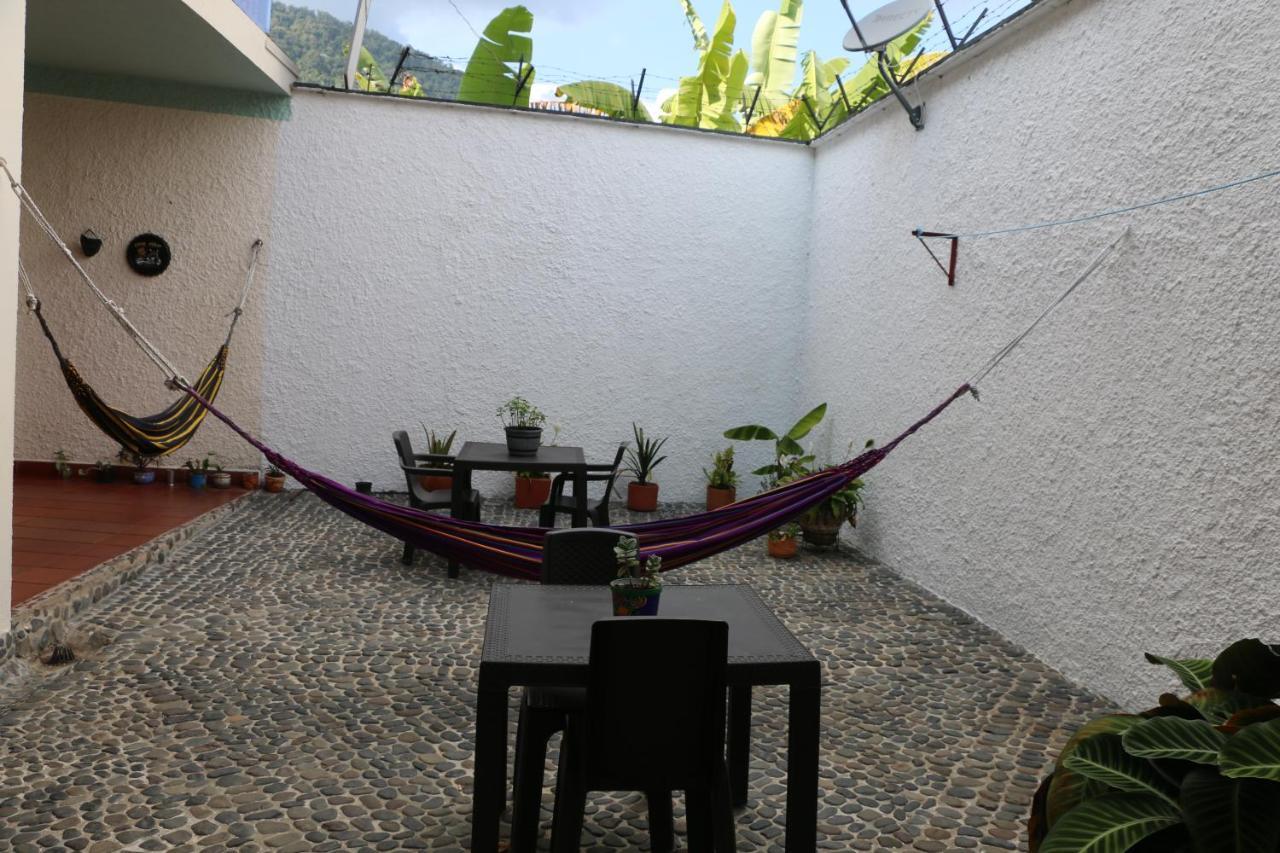 Candileja Hostel Jardin Ngoại thất bức ảnh