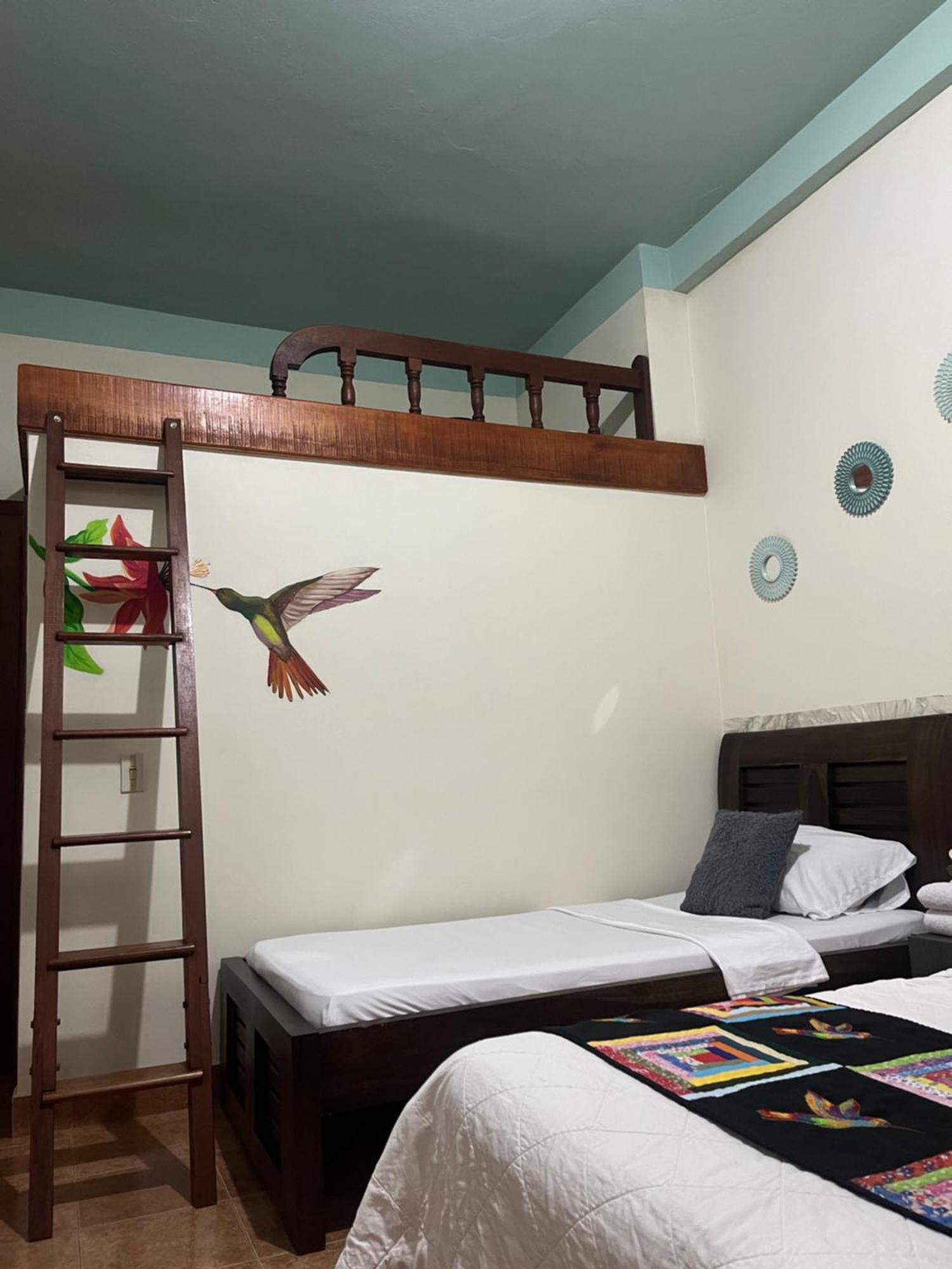 Candileja Hostel Jardin Ngoại thất bức ảnh