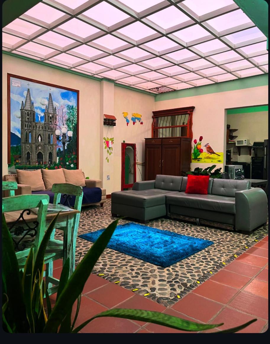 Candileja Hostel Jardin Ngoại thất bức ảnh